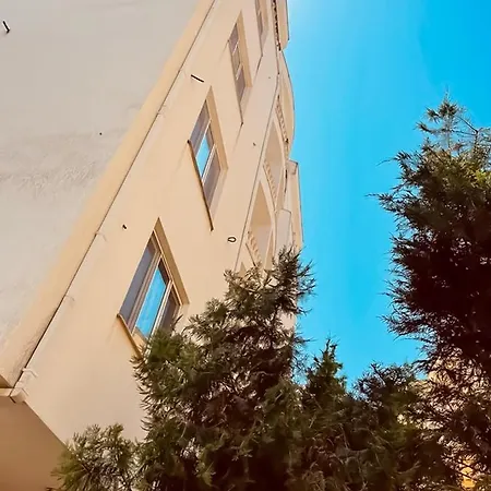 Albanor Aparthotel *